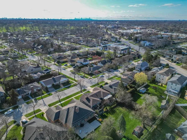 $729,000 | 900 Tomawadee Drive, Park Ridge, IL 60068