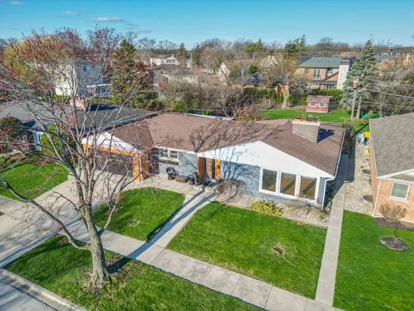 $729,000 | 900 Tomawadee Drive, Park Ridge, IL 60068