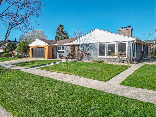 $729,000 | 900 Tomawadee Drive, Park Ridge, IL 60068