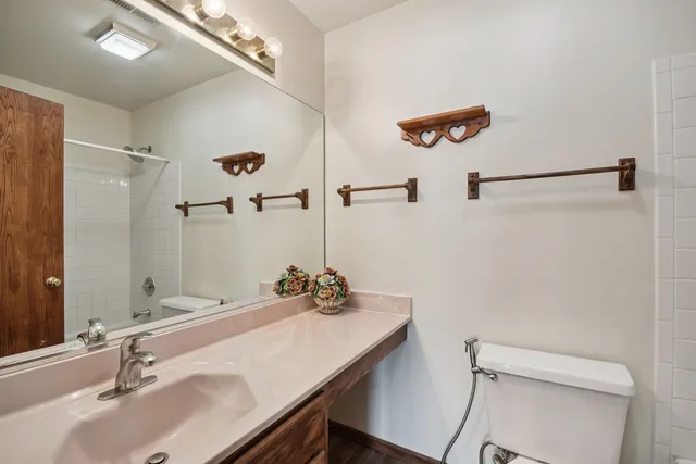 $285,000 | 787 Daybreak Lane, Unit 787, Carol Stream, IL 60188