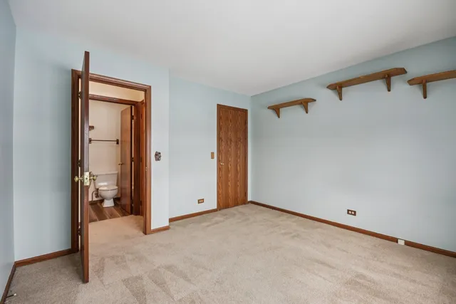 $285,000 | 787 Daybreak Lane, Unit 787, Carol Stream, IL 60188