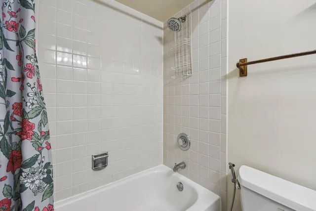 $285,000 | 787 Daybreak Lane, Unit 787, Carol Stream, IL 60188