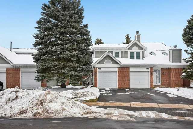 $285,000 | 787 Daybreak Lane, Unit 787, Carol Stream, IL 60188