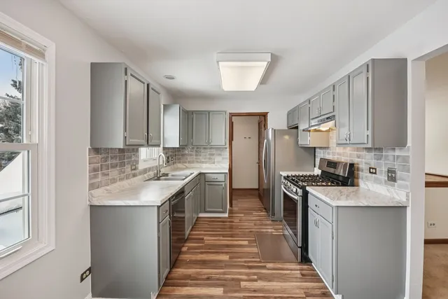 $285,000 | 787 Daybreak Lane, Unit 787, Carol Stream, IL 60188