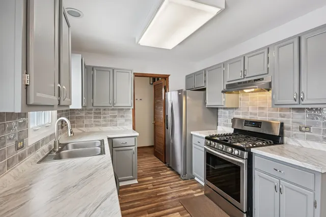 $285,000 | 787 Daybreak Lane, Unit 787, Carol Stream, IL 60188