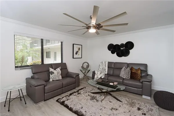 $6,500 | 788 Park Shore Drive, Unit E14, Naples, FL 34103
