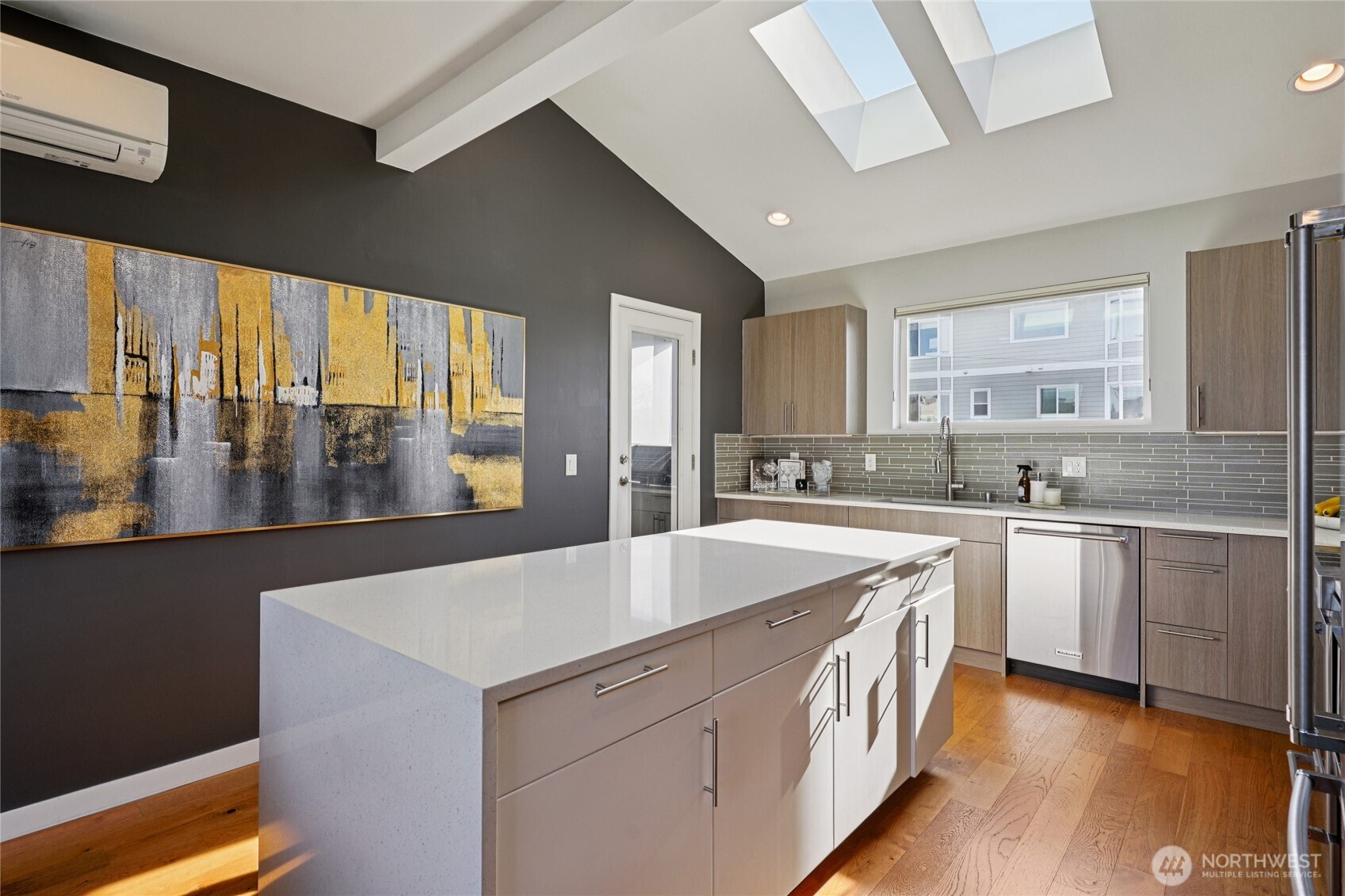 1230 West Emerson Street Seattle, WA 98119 - Photo 9 of 37