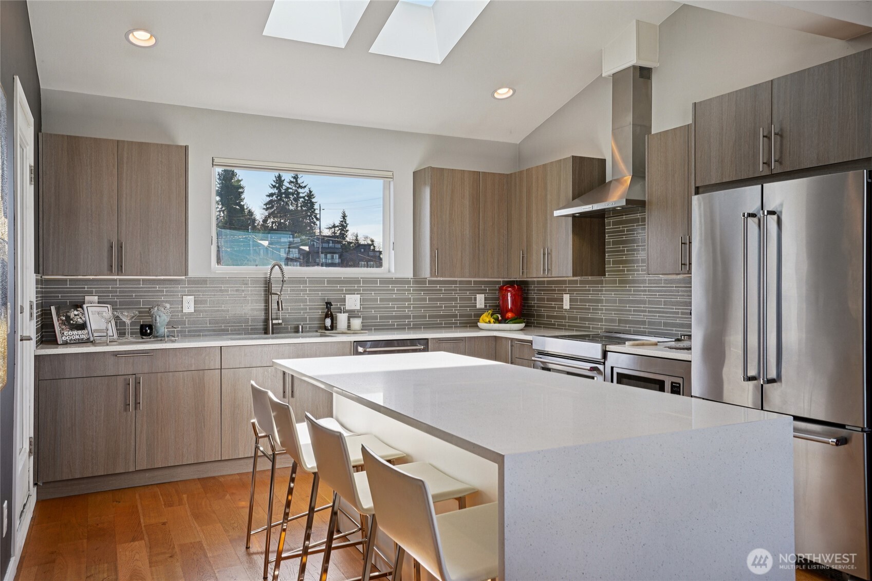 1230 West Emerson Street Seattle, WA 98119 - Photo 10 of 37