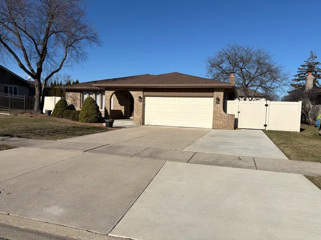 $549,000 | 8320 Heather Lane, Tinley Park, IL 60477