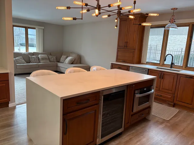 $549,000 | 8320 Heather Lane, Tinley Park, IL 60477