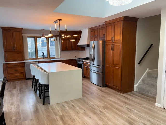 $549,000 | 8320 Heather Lane, Tinley Park, IL 60477