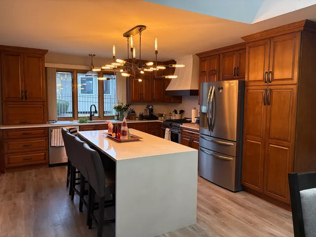 $549,000 | 8320 Heather Lane, Tinley Park, IL 60477