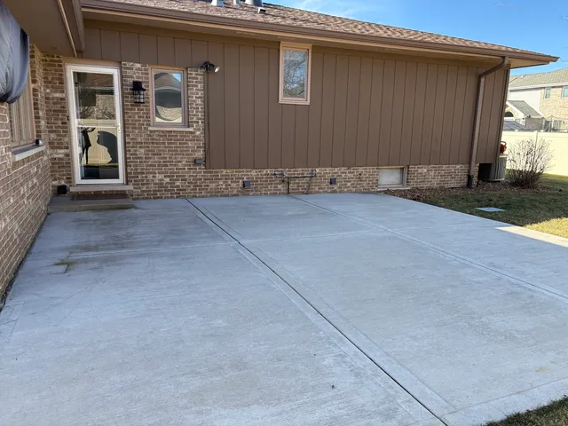 $549,000 | 8320 Heather Lane, Tinley Park, IL 60477