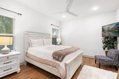 $470,000 | 846 Wakefield Drive, Unit B, Houston, TX 77018