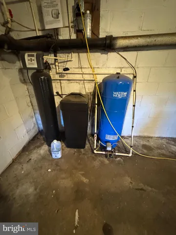 a view of a backyard of the house