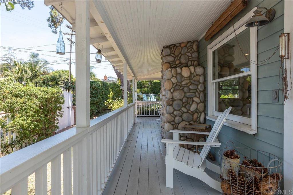 845 Crescent Drive Vista, CA 92084 - Photo 3 of 22 a view of balcony with wooden floor