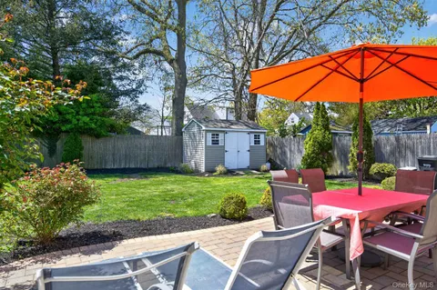 $629,000 | 105 North Hamilton Avenue, Lindenhurst, NY 11757