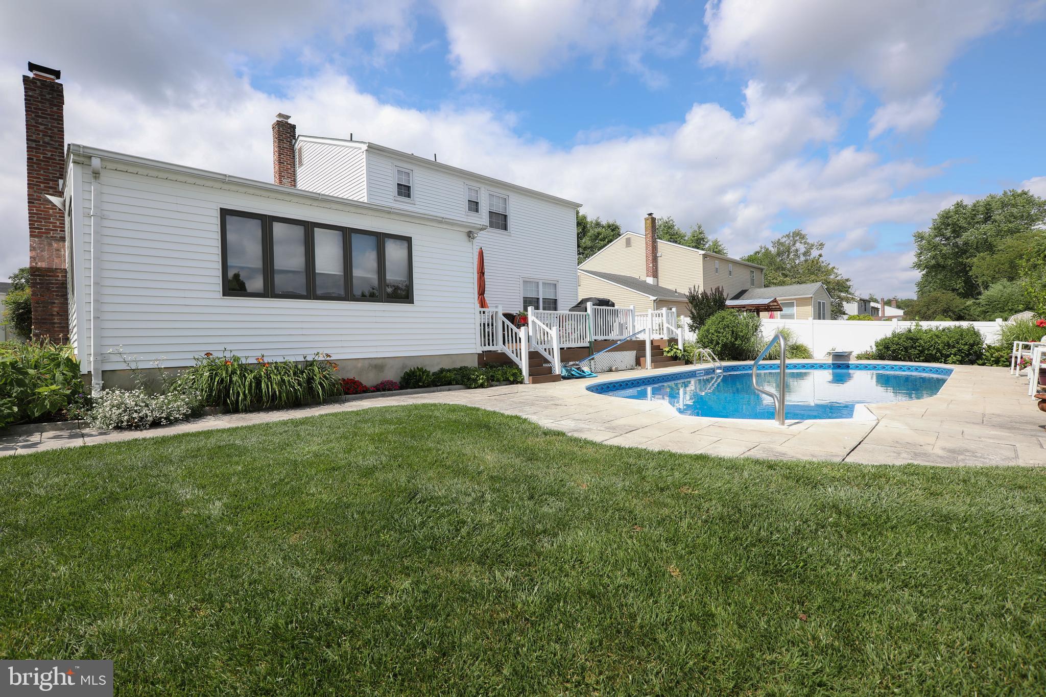 10 Euston Road Marlton, NJ 08053 - Photo 4 of 39 Rear Yard