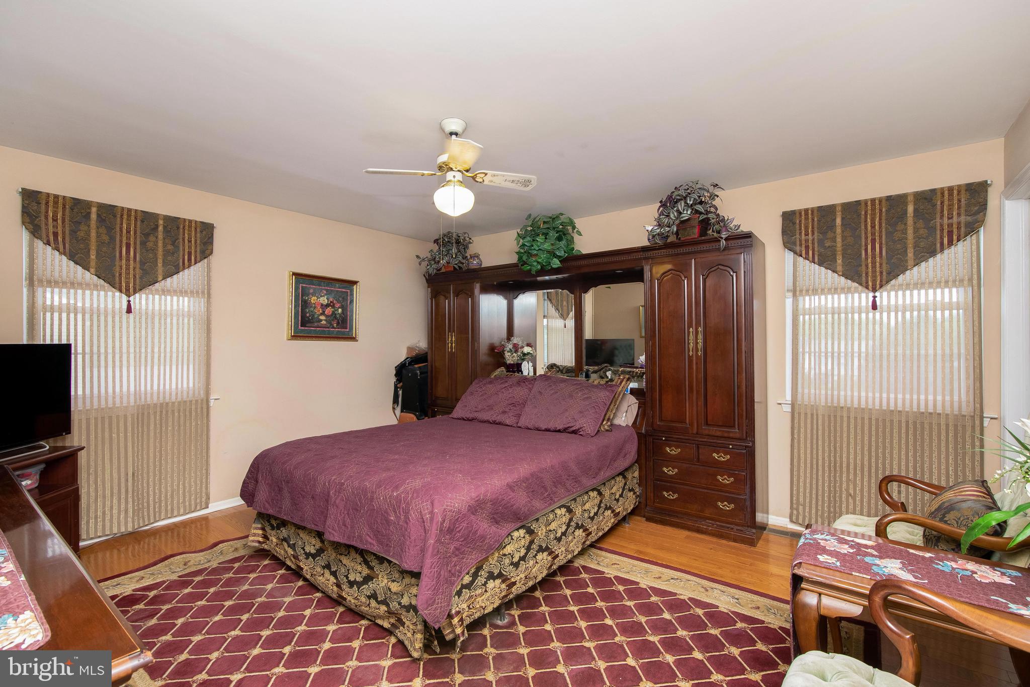 10 Euston Road Marlton, NJ 08053 - Photo 31 of 39 Master BdRm,,Hardwood, Walk-In Closet,Full Bath