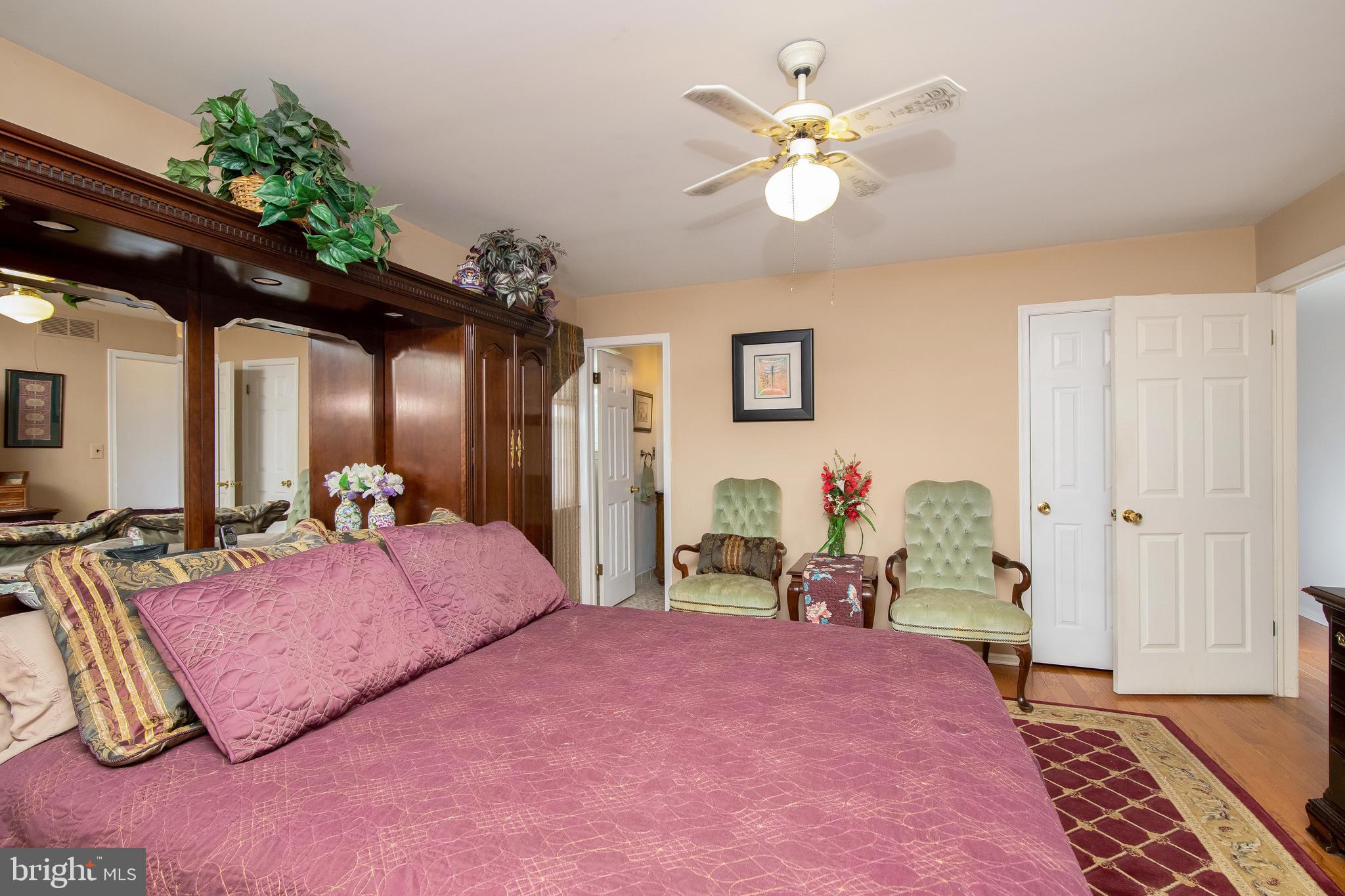 10 Euston Road Marlton, NJ 08053 - Photo 33 of 39 Master BdRm, Hardwood, Walk-In Closet, Full Bath