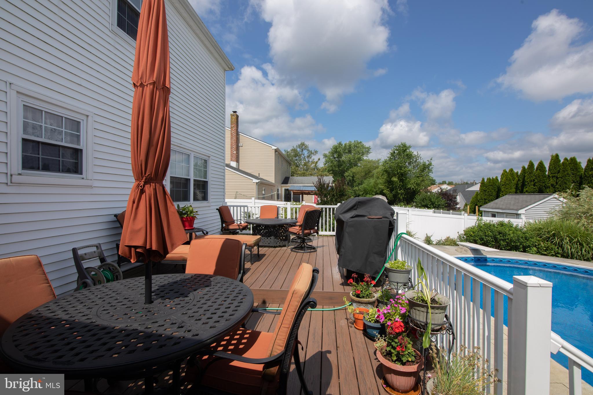 10 Euston Road Marlton, NJ 08053 - Photo 6 of 39 Rear Exterior Trex Deck