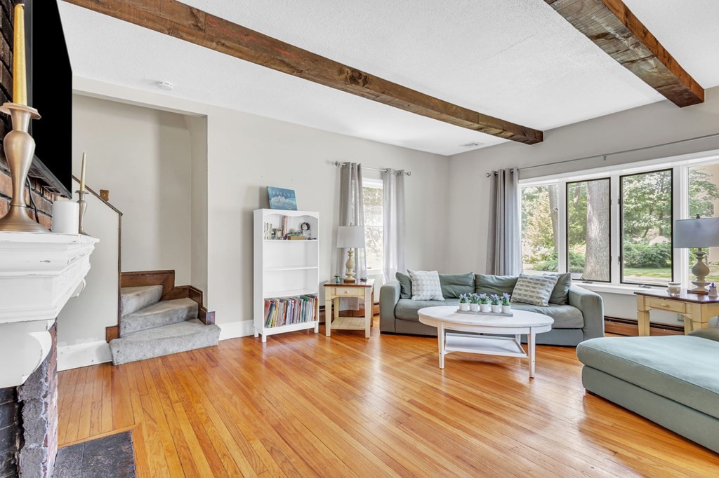 385 Bliss Road Longmeadow, MA 01106 - Photo 5 of 38 Gallery Image 5