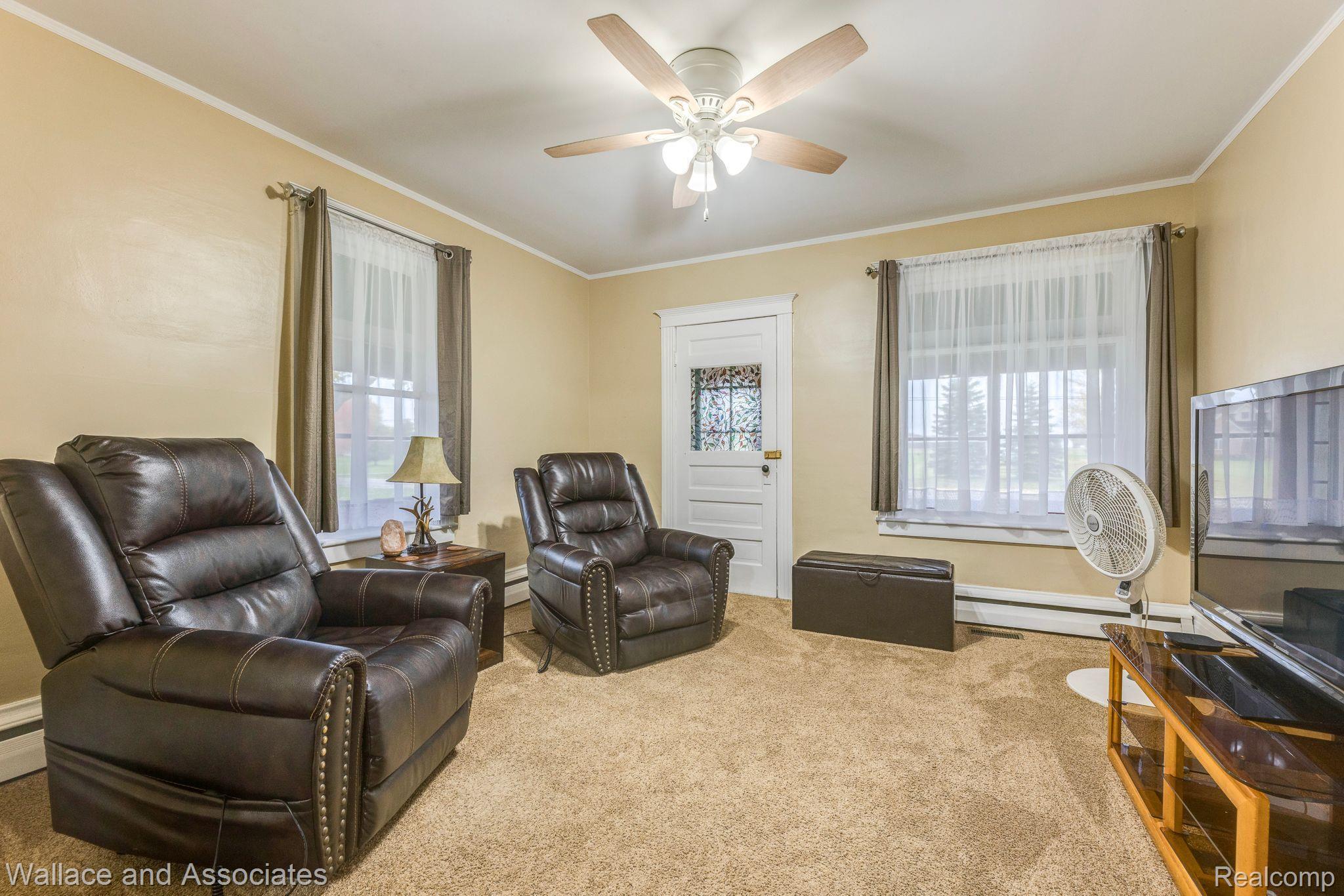 5070 Walker Road North Street, MI 48049 - Photo 17 of 71 Living room