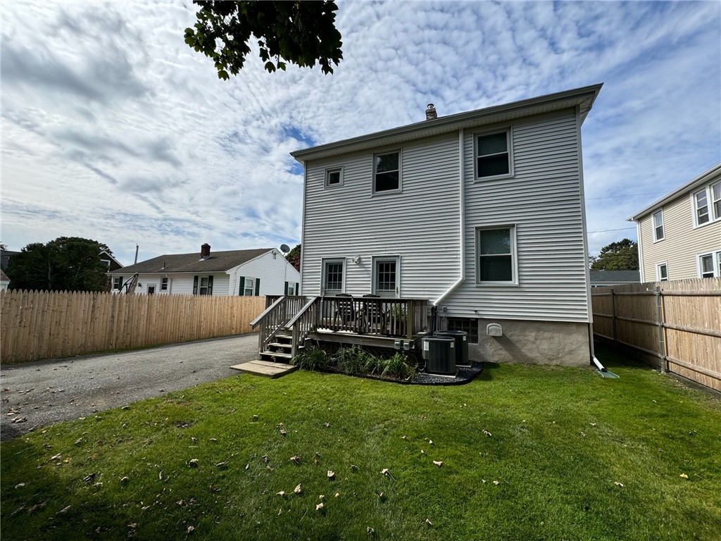 15 Freeborn Street, Unit 2 Newport, RI 02840 - Photo 27 of 27