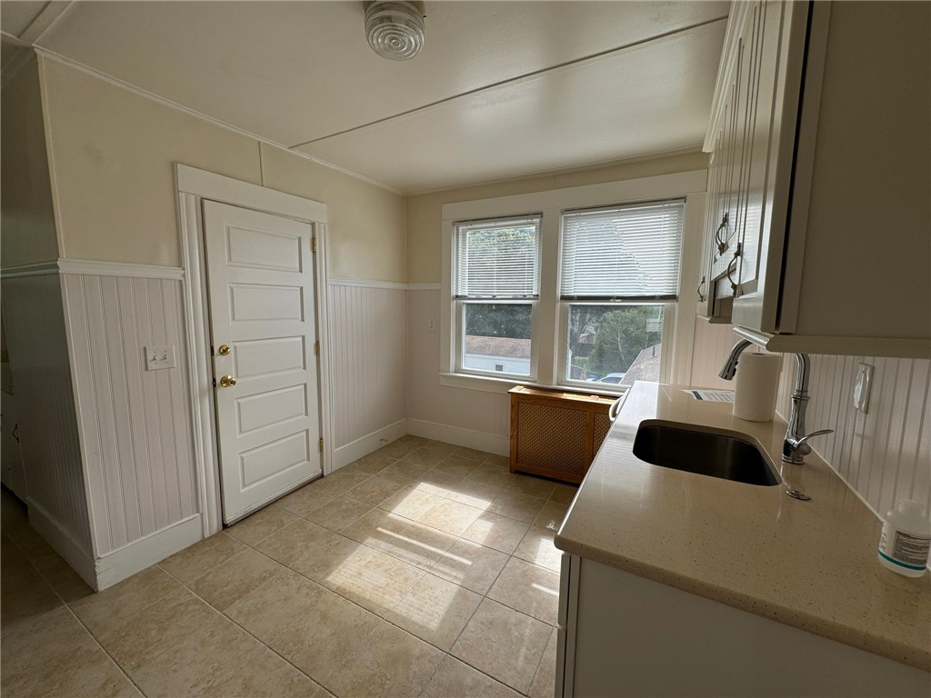 15 Freeborn Street, Unit 2 Newport, RI 02840 - Photo 4 of 27