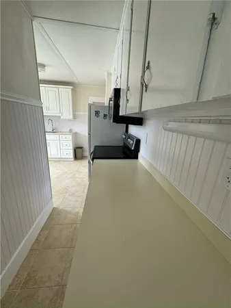$2,800 | 15 Freeborn Street, Unit 2, Newport, RI 02840