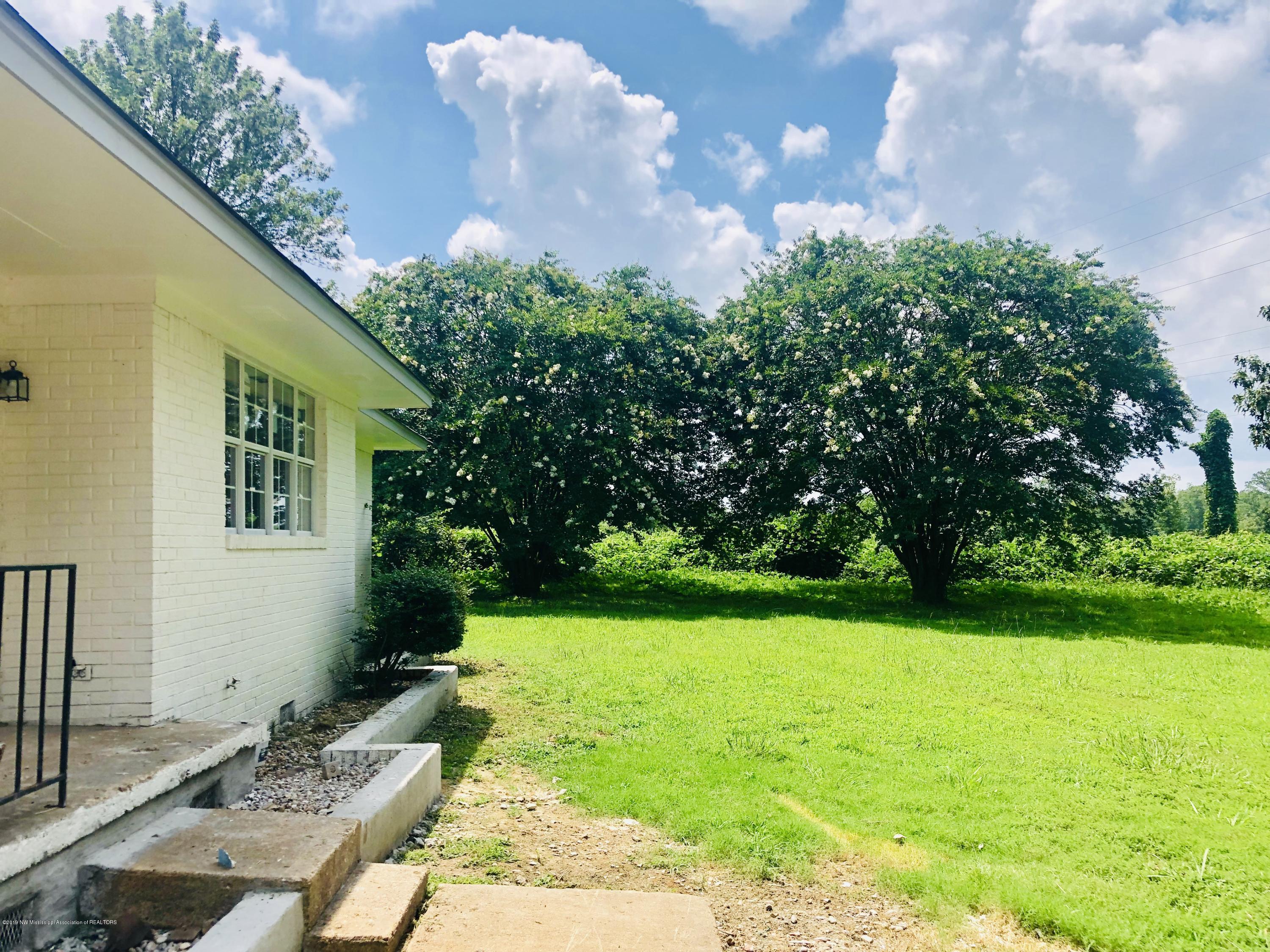 7563 West Sandidge Road Olive Branch, MS 38654 - Photo 4 of 53 B6059D8F-35B9-4565-88B9-EBE3D888B6F7