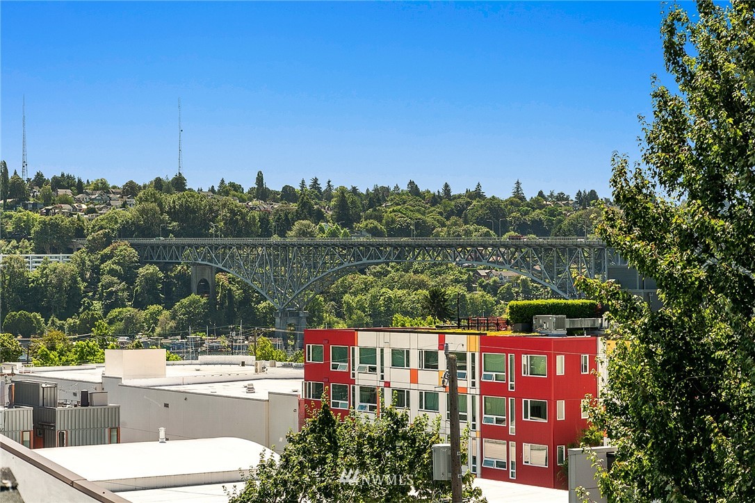 3664 Interlake Avenue North, Unit B Seattle, WA 98103 - Photo 13 of 13 a view of a balcony with chairs