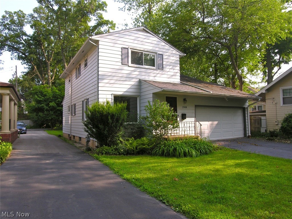 2908 East Overlook Road Cleveland, OH 44118 - Photo 1 of 26 Gallery Image 1