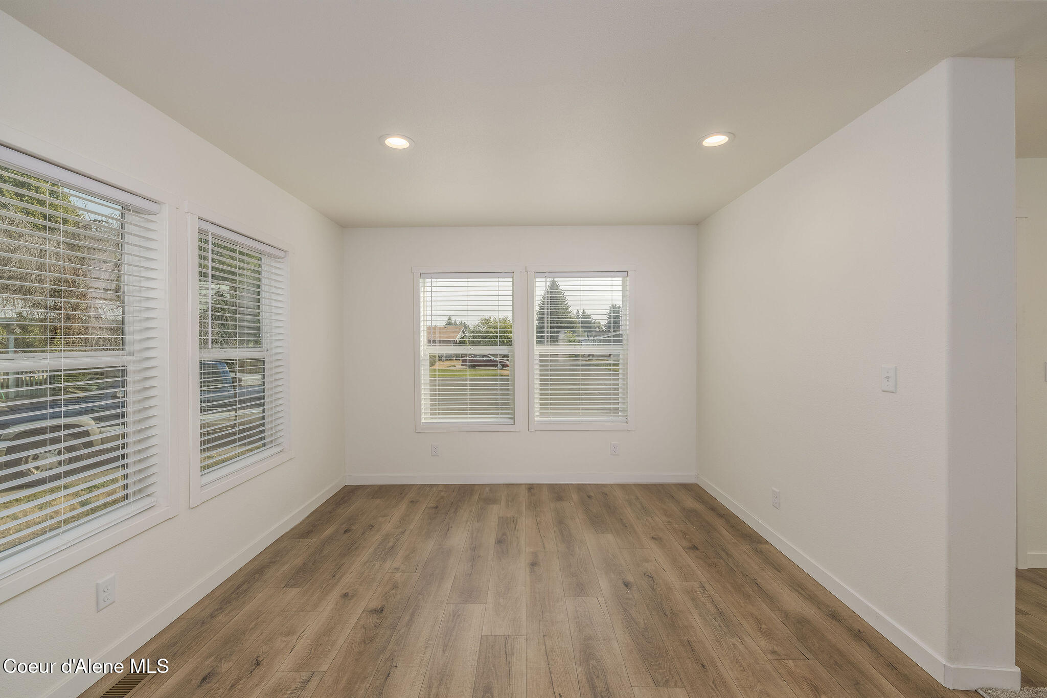 11474 North Alaska Loop Hayden, ID 83835 - Photo 12 of 23 SPACIOUS DINING ROOM