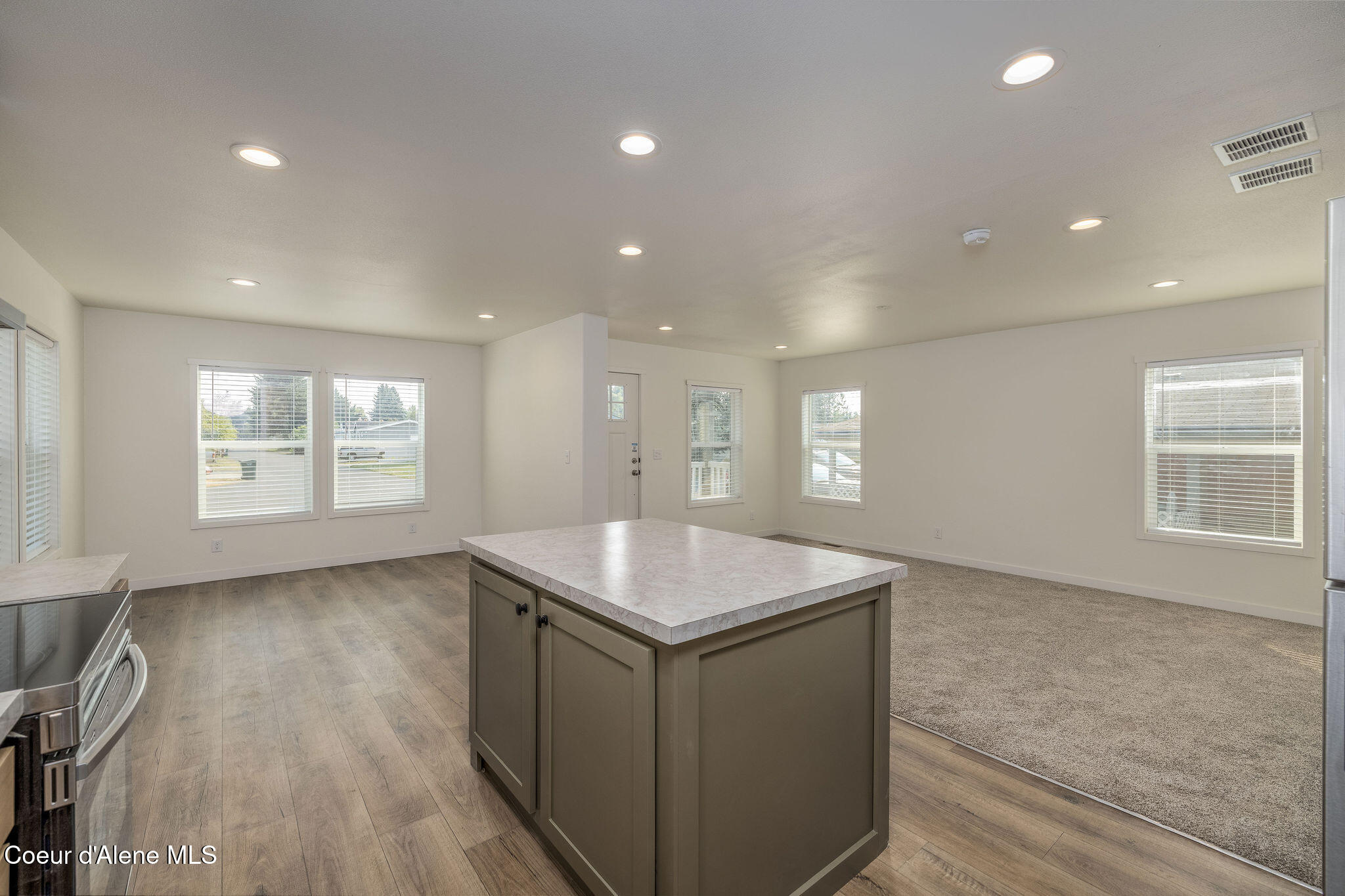 11474 North Alaska Loop Hayden, ID 83835 - Photo 14 of 23 ISLAND IS GREAT WORKSPACE