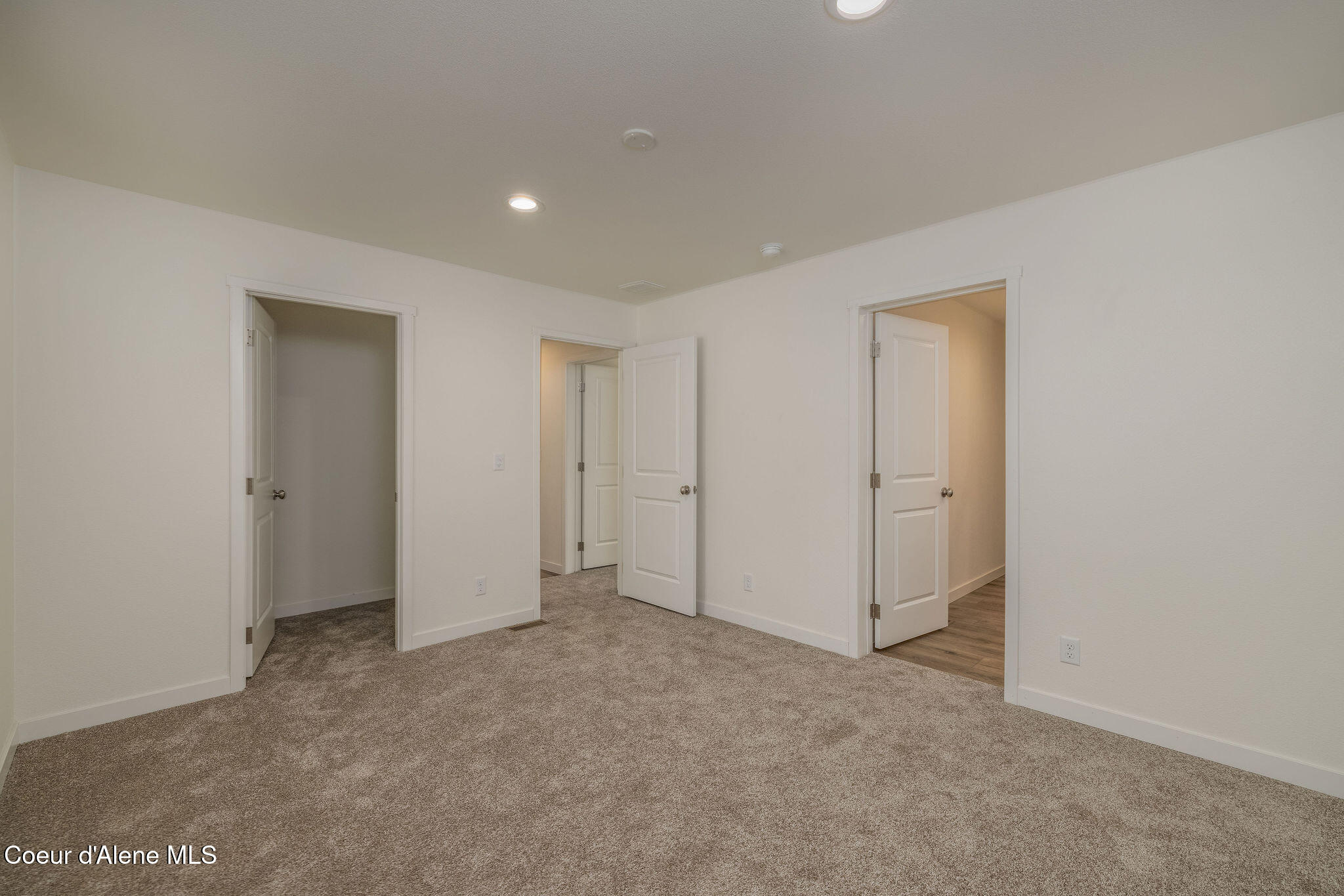 11474 North Alaska Loop Hayden, ID 83835 - Photo 16 of 23 WALK IN CLOSET