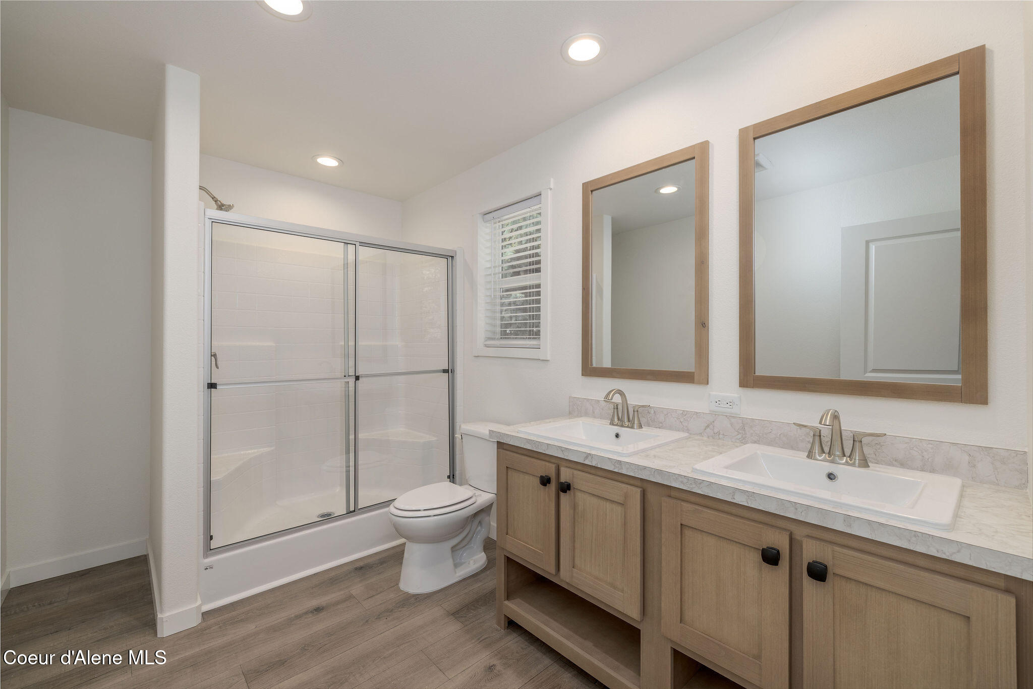 11474 North Alaska Loop Hayden, ID 83835 - Photo 17 of 23 PRIMARY BATH WITH DOUBLE SINKS