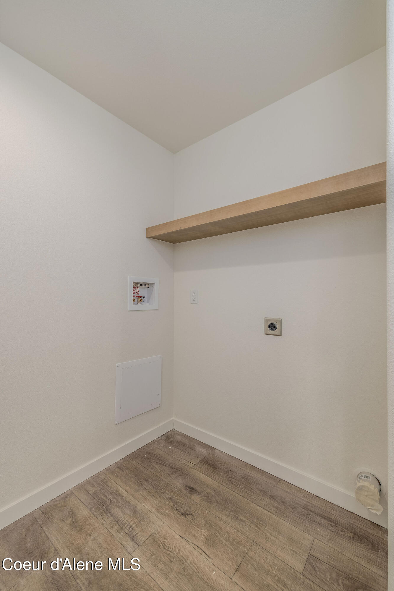 11474 North Alaska Loop Hayden, ID 83835 - Photo 21 of 23 LAUNDRY ROOM