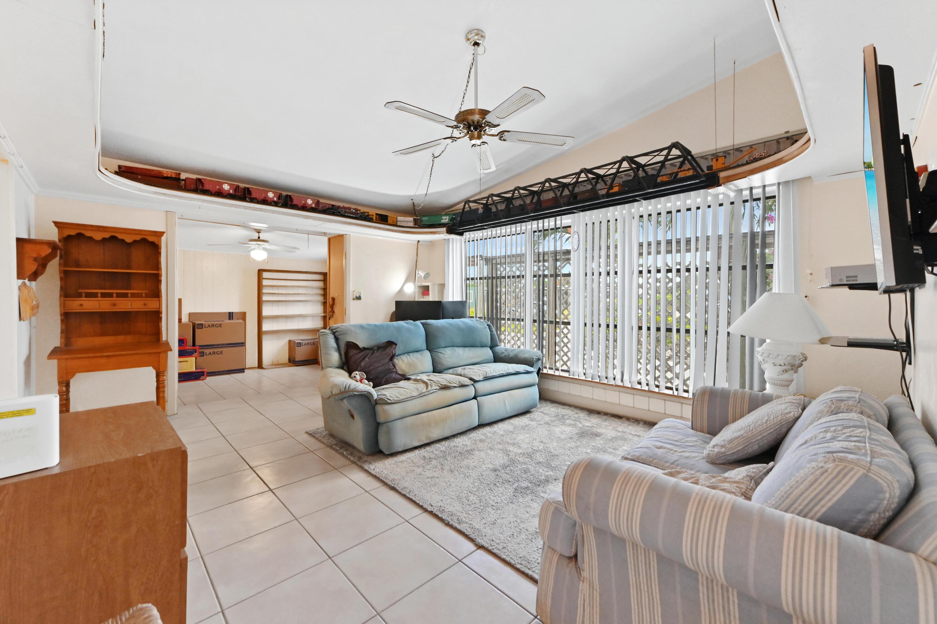 3892 Nowata Road Lake Worth, FL 33462 - Photo 7 of 30 07