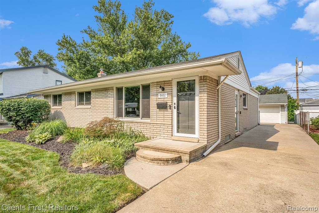 8451 Orhan Street Canton, MI 48187 - Photo 28 of 29 Gallery Image 28