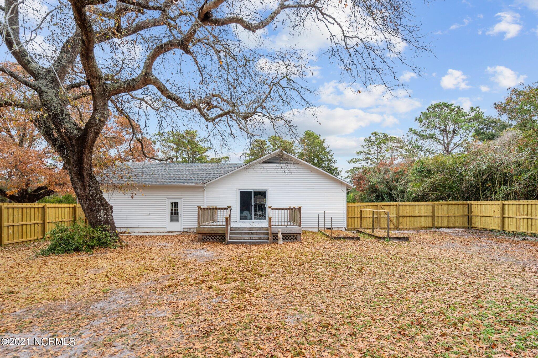 205 Hoover Road Hampstead, NC 28443 - Photo 32 of 60 47-web-or-mls-DSC06635