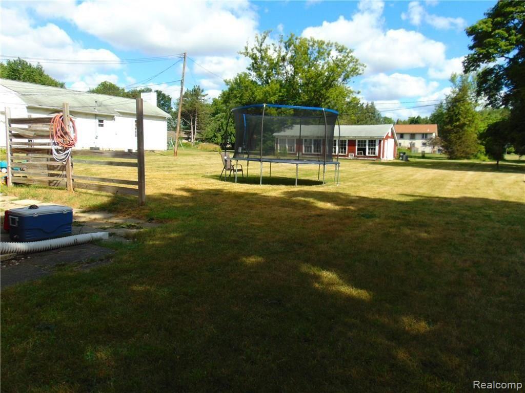 564 East South Boulevard Rochester, MI 48307 - Photo 3 of 14