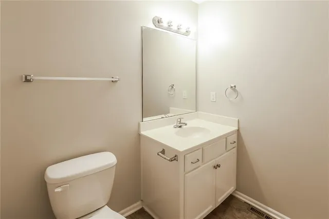 $1,995 | 1410 Northwest High View Drive, Grain Valley, MO 64029