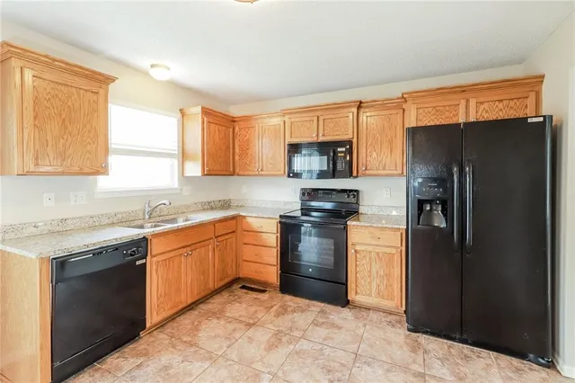 $1,995 | 1410 Northwest High View Drive, Grain Valley, MO 64029