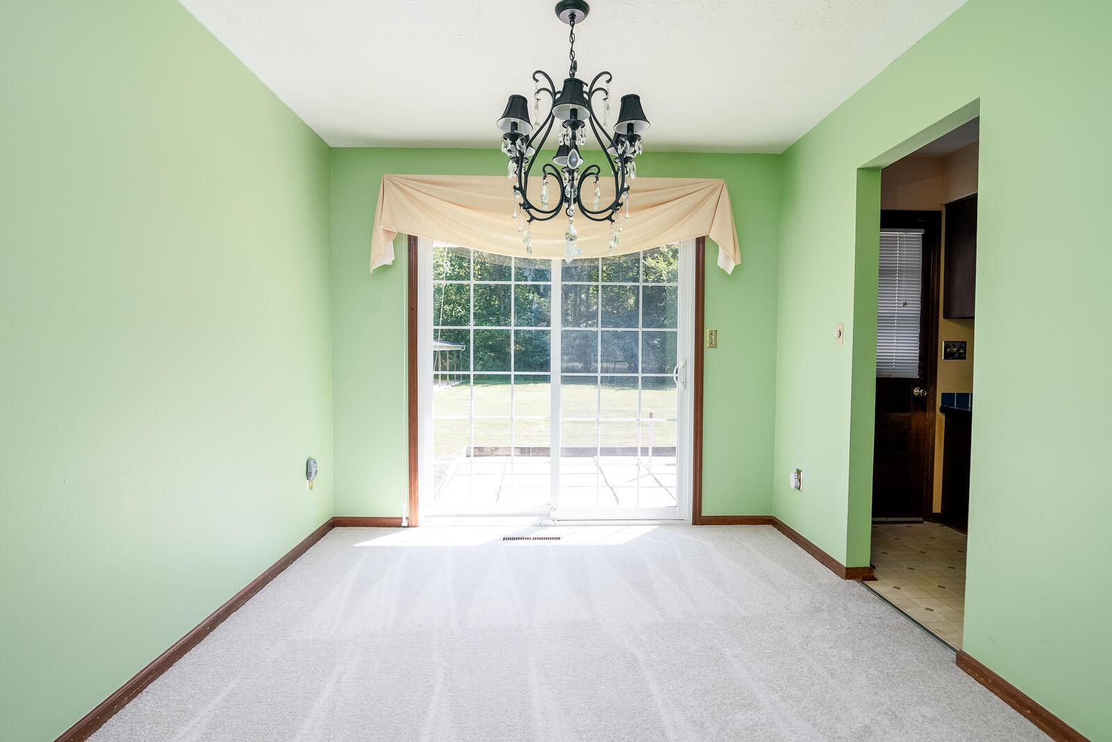 5881 Hughes Road Galena, OH 43021 - Photo 15 of 57 DINING ROOM