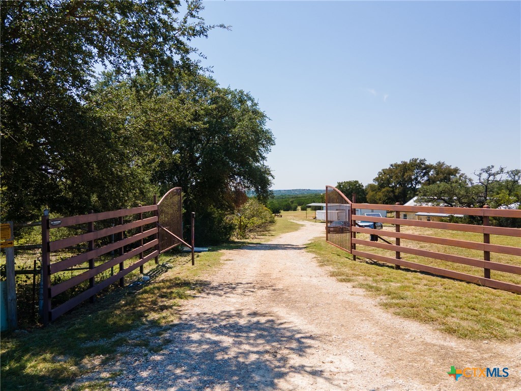13061 Oakalla Road Killeen, TX 76549 - Photo 3 of 33 a view of a bench in the patio