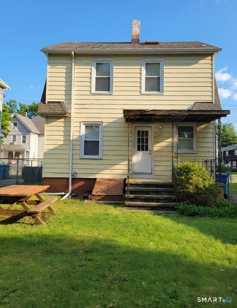 82 Helen Street Hamden, CT 06514 - Photo 3 of 19