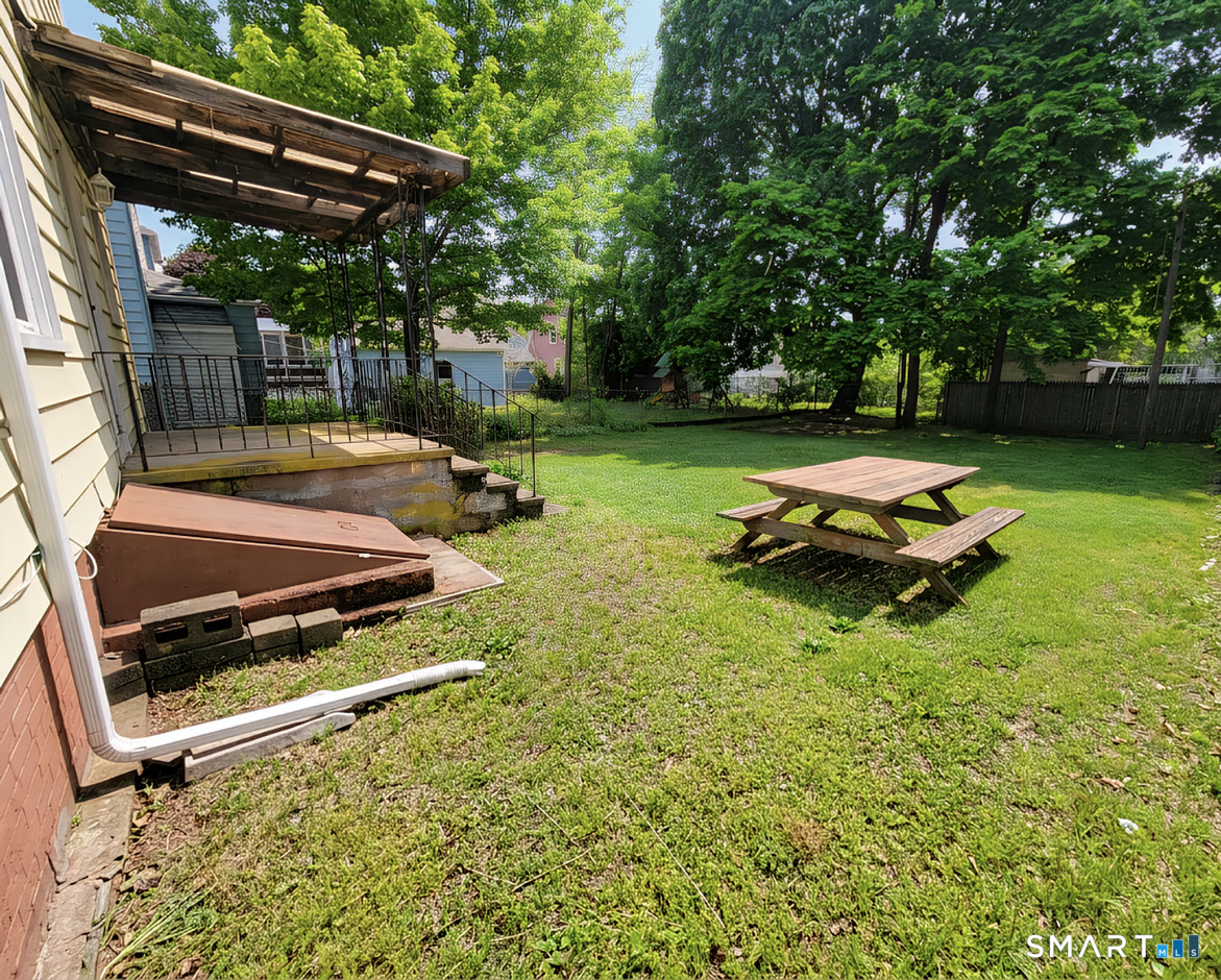 82 Helen Street Hamden, CT 06514 - Photo 4 of 19