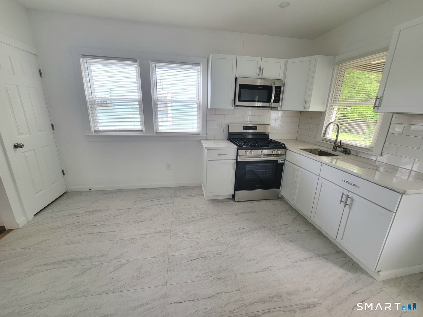 82 Helen Street Hamden, CT 06514 - Photo 9 of 19