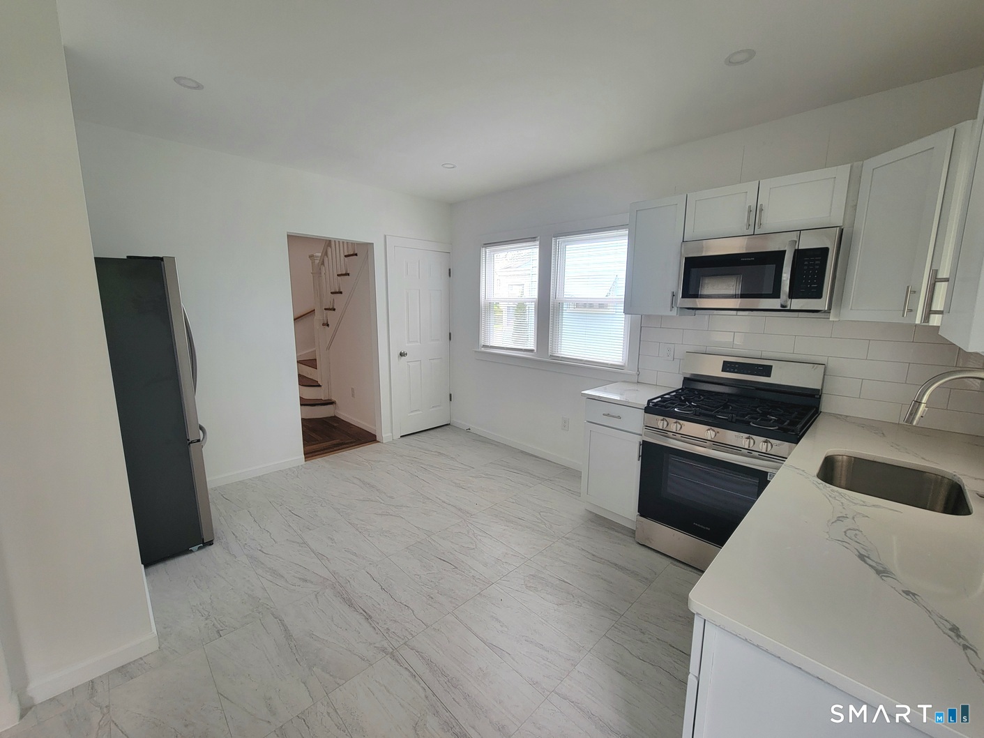 82 Helen Street Hamden, CT 06514 - Photo 10 of 19